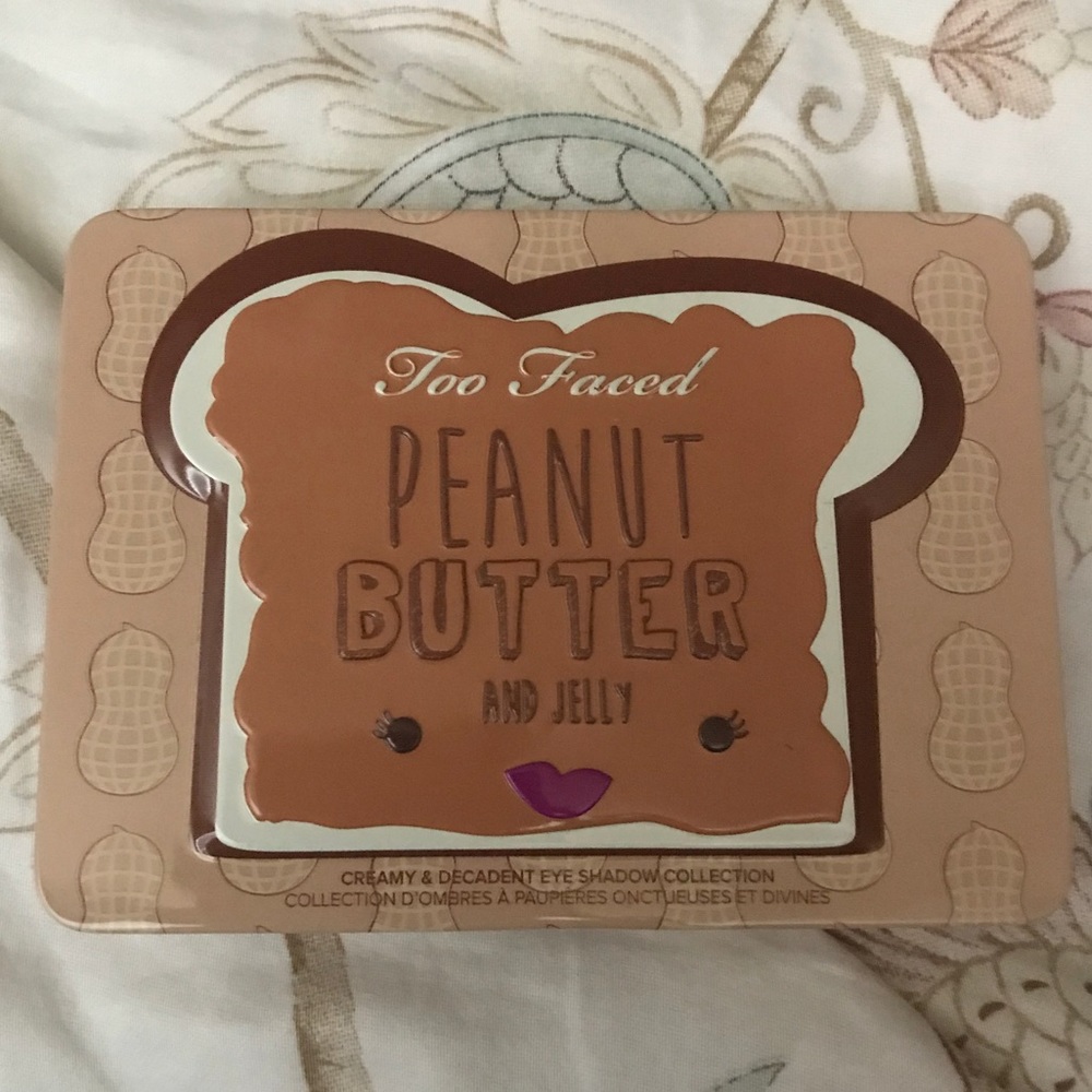 Too faced penut butter and jelly eyeshadow pallet